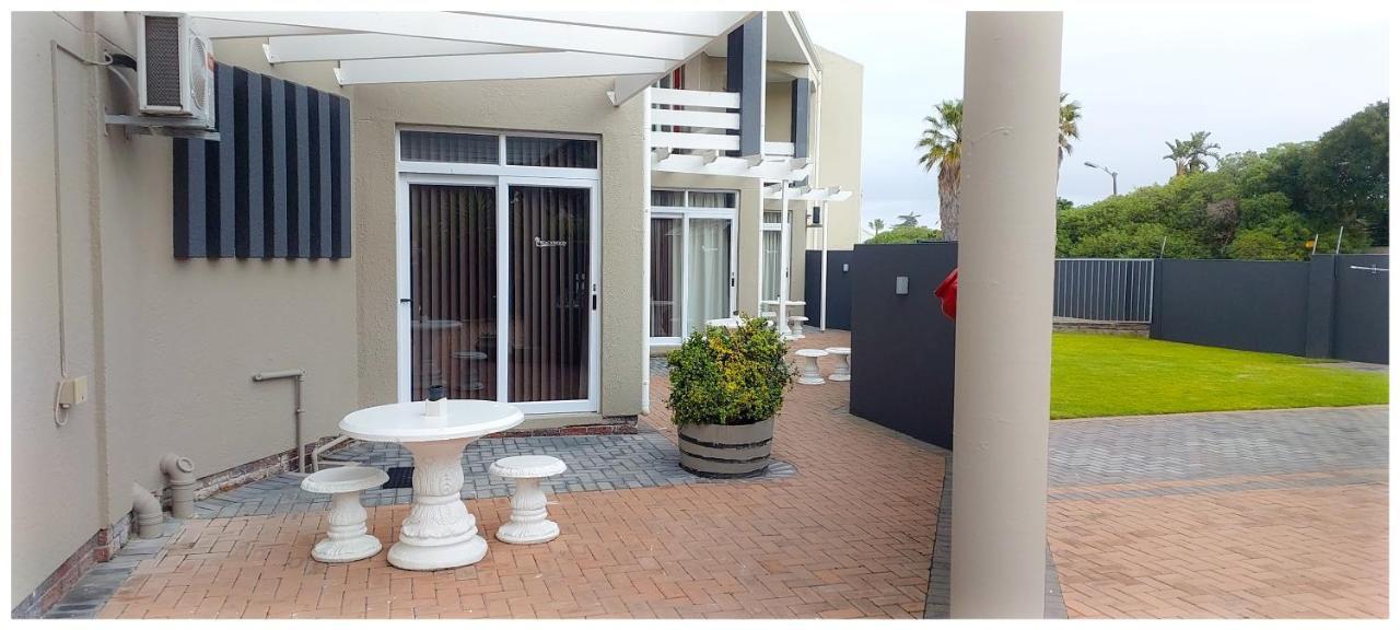 Beachwood Inn Melkbosstrand Le Cap Extérieur photo